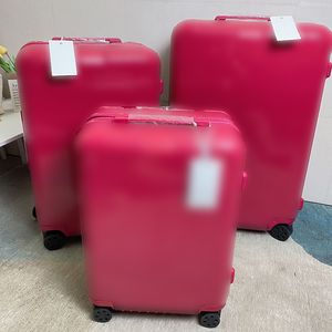 男性向けのクラシック荷物スーツケース