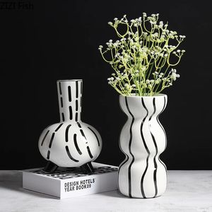 Decoração de vaso listrado em preto e branco Creative Ceramic Ceramic Room Living Flower Flower Pot Home and Office Decoration 240506