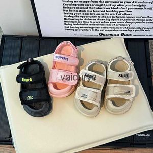 Sandalen Kinder 2024 Sommer Neue Jungen und Mädchen Baotou Beach Schuhe weicher Sohle Anti -Slip atmungsaktives Baby Casual H240507