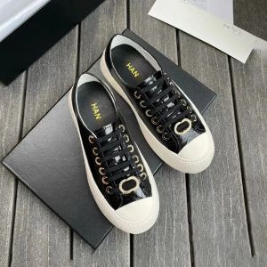 2024 NOWOŚĆ STEALOWY Buty Casual Buty Piękne czarne białe luksuryse Platforma Platforma Mężczyźni buta na zewnątrz płaska skórzana moda Trener Masowy Tennis Run Designer Walk Walk Gift