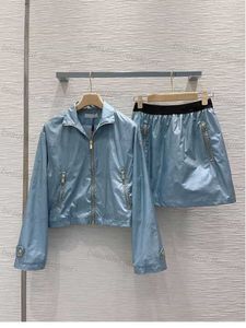 Tasarımcı Kadınlar İki Parça Elbise Seti Etek 2024 İlkbahar/Yaz Yeni Küçük Kokulu Blue Coat Moda ve Western Style Sıradan Çok Yüzey İnce Etek Seti