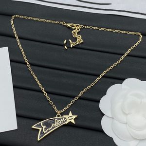 Luxury Designer Letter Pendant Necklaces classics Titanium steel Sweater Necklace for Women Wedding Party Jewelry Accessories