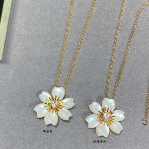 Fashion Van Petal Necklace 925 Pure Silver Plated 18K Gold Six Flower Christmas Fritillaria Pendant with High Version Collar Chain With logo