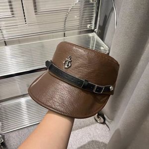 Designer Luxury Fashion Hat Frauen Baseballkappen Britische Metallschnalle Rivet Street Hochwertige Wind- und Sonnenschutz Sport im Freien Cool Tide Travel