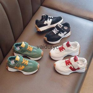 Sneakers Childrens Małe buty swobodne w talii 2023 Wiosna i jesienne sezon Nowy chłopcy sportowe dziewczęta H240507