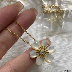 Hot Van 925 Pure Silver Plated 18K Gold Natural White Fritillaria Sunflower Necklace Sweet and Style Straight