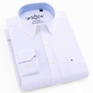 Camicie da uomo camicie da uomo miscela di cotone elegante camicia solida forma formale traspirante a bottoni regolari a lungo tra le attività di business D240507