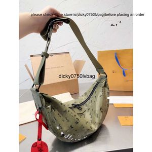 Lvity LouiseViution Luis Vuittons Capacity Trendy Viton Fashion Lvity Large Lvse Bag Chest New Chest Bag Bag Fanny Pack Armpit Bag Crossbody Bag Changing Fashion Bag