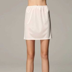 Saias íntimas invisíveis lish modal mini -saia feminina cueca meio liso de cetim meio liso Papticoat Rouphe q240507