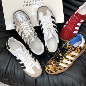 Buty designerskie lub mężczyźni Originals Sneakers Wales Bonner Rugby Cream Collegiate Green Sporty i bogate w halowa piłka nożna Srebrna czarna różowa platforma platforma platforma