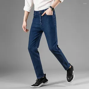 Jeans maschile estate ultra-sottile seta di ghiaccio di seta di mezza età alto in vita sciolta di pantaloni lunghi elastici a tubo elastico uomini