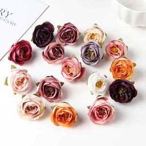 Dekorative Blumen 10pcs künstlich für Hochzeitsdekoration Home Room Dekor Weihnachtsblockkranz DIY Scrapbooking Candy Box gefälschte Seidenrose