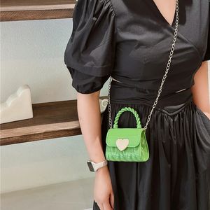 Barns presentpåse koreansk version 2024 Summer Fashion Girls Jelly Bag Love Mini Girl Coin Purse Phone Messenger Handbag 240506