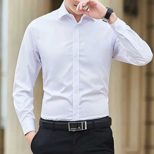 Herrklänningskjortor Mens Slim Solid Color Long Sle Shirt Business Casual White Shirt Brand Large Size Classic Style Top D240507