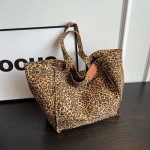 Leopard design koreansk mode shoppare stora shoppingväskor för kvinnor handväska lady axel väska stor kapacitet väska flicka handväska 240506