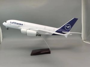 Minyatürler 1/160 Ölçek A380 Lufthansa Havayolu Modeli 50.5cm A380 Aydınlatma ve Tekerlekler Diecast Plastik Reçine Uçak