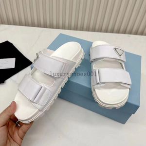 Fashion Slippers Designer Luxury Triangle Top Quality Women Handwoven Tjock Soled in Spring and Summer Casual One Line Slipper 5.7 06