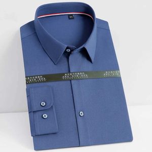 Herrklänningskjortor Mens Long Sle Soft Bamboo-Fiber Regular-Fit-skjortor utan fickkontrast Piping Inner Collar Formell Business Dress Shirt D240507