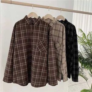 Women's Blouses Shirts Vintage Women Plaid Shirts Loose Oversize Long Sle Button Up Fall Shirt Casual Pocket Fe Tops Korean Black Tops d240507