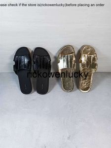 The Row Cruel ~ The * Row Shoes 2023 Summer Open Toe Black Gold Eel Skin Skin Slippers Flat Bottom para feminino