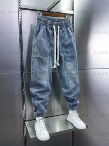 Jeans masculino jeans moda modagem casual harem calça jeans de hip-hop letra elástica de cintura jeans calça de jeans 2024 primavera new stylel2405