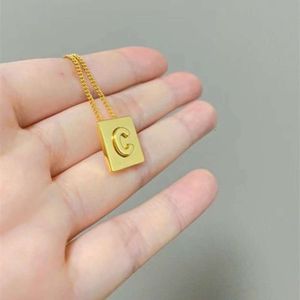 Designer Jewelry Pendant Necklaces Lisas Same Necklace Letter Necklace Womens Necklace Summer Temperament Versatile Girlfriend Gift Necklace Yellow