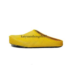 Designer Shoe Platform Slippers With Cowhide Long Fur Fussbett Sandaler med Box Yellow Berry Luxury Room Mules Slides Shoes Womens Mens Beach Slippers Big Size 700