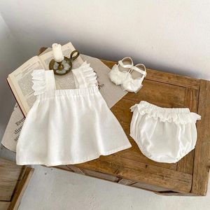 Kleidungssets Sommermädchen weißes Set kleiner frischer Spitzenspitzen-Schultergurt obere Bodenwickhose Zweiteiler