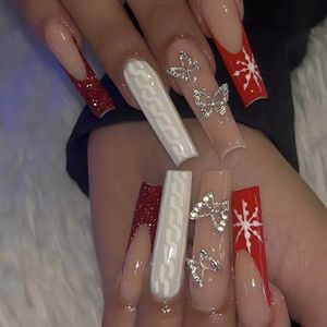 Yanlış Tırnaklar Yeni Noel Sahte Tırnaklar Glitter Snowflake Parlak Kelebek Tasarım Tırnaklar Üzerinde Basın Uzun Tabutlar Kızlar İçin Yapay Tırnak Yaması T240507