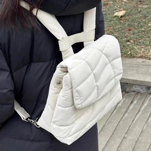 Bolsas de ombro Casual Mochilas Puffer para mulheres Bolsas de designer de luxo e bolsas em pano de textura ondulada bordada