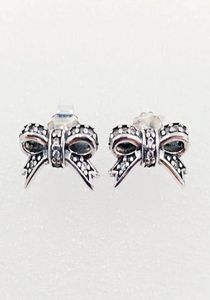 Charms Designer Jewelry Authentic 925 Sterling Silver Delicate Bow Stud Earring Pörhängen Lyxiga kvinnor Valentine Day Bi3332463