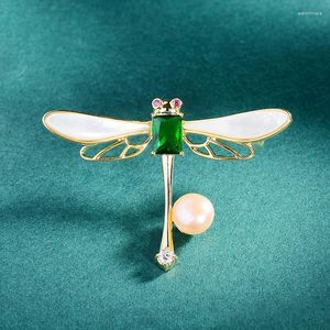 Broşlar Premium Sense Agile Dragonfly Pemedi Tatlısu İnci Böcek Broş Light Lüks Emerald Set Korsa Elbise Pin