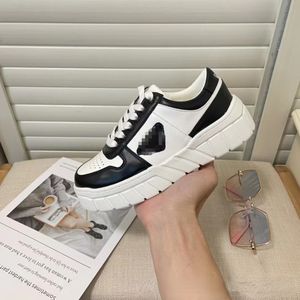 Designer Casual Shoes Geometric Label Sports Shoes Black and White Panda Colors Thick-soled Sneakers