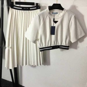 Fashion Free Dress Wearband Women for Skirt Skirt Aiuto in pieghe e t-shirt Simple Girl Set MAR29 S-L Designer Shipp Qvwn QVWN