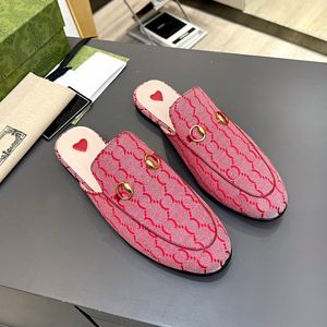 Designer Halbscheide Slebende Frauen flacher Slipper Frühling Sommer bequeme Schuhe bequeme Schuhe Bienen Blume Buchstaben Metall Schnalle Kleid Schuhe