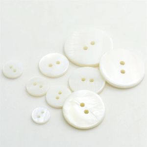 Pulsanti con guscio BUSH 10 mm Pulsanti naturali a conchiglia Naturale Due fori per il colore bianco di colore bianco 100pcs/Pacchetto China all'ingrosso