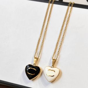 Charm Womens Designer Halsketten Herz Anhänger 18K Gold plattiert hochwertige Edelstahl Halshütte Brand Brief Neckalce Kette Schmuck Geburtstagsfeier Geschenke