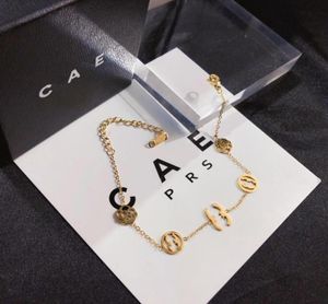 Модные буквы сети дизайнер дизайнер Camellia браслеты роскошная пара золотосекативная дизайн браслетов для женщин для женщин Wed9442646