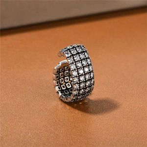 Stud French Autumn/Winter Exquisite Densely Inlaid Zircon Eaone Clip for Womens Trend Light Luxury Top Quality Unique Ear Clip J240506