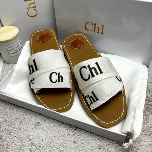 Slippers 2024 Designer beach Slippers Women's Wooden Sandal sluffy flat bottomed mule slides multicolor lace Letter canvas slipper summer