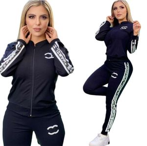 24SS Spring New Womens TrackSuits Luksusowa marka Moda Casual Sports Designer 2 -częściowy zestaw mody J25726666