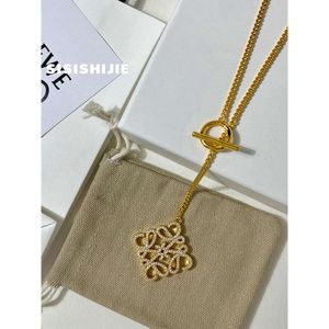 Designer Jewelry Pendant Necklaces Angelina Jolie Same Diamond Mooncake Pattern Necklace For Women Versatile And Trendy New Design Fashionable High Grade Sweater