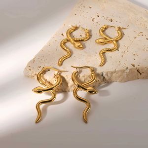 Kolczyki Punk Cross Snake w kształcie węży dla kobiet w stylu vintage platana biżuteria żeńska akcesoria do ucha zwierząt 230831
