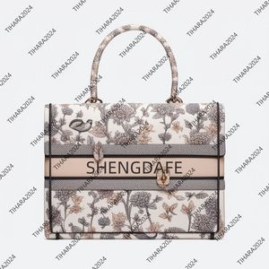 Buch TOTEE Stickerei Customized Name Brief und Tiger Hochqualitäts-Designer-Handtaschen Festival Geschenke Luxusbaus Frau Handtasche Umhängetaschen Designer Frauen-5