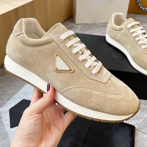 Sukienka Buty 100% prawdziwi zamszowi mężczyźni Moccasin Rozmiar 39-45 Summer Spacer zamsz mokasyny Charms Sneakers Designer Buty luksusowe mieszkania wolne z piętą pudełkową