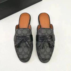 Sandale Luxury Slipperファッションスライドフラットヒールブランドスライダーギフトキャンバスセクシーな男