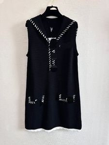 428 2024 Milan Runway Dress Spring Summer ärmlösa klänningar Vita svarta kvinnors klänning Fashion Högkvalitativ E468