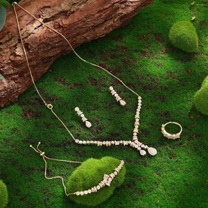 Orecchini di collana set 2024 Gioielli da sposa in Arabia Saudita alla moda semplicemente zirconia cubica 4 pezzi bracciali da matrimonio Accessori regolabili