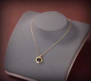 Designer halsband lyxiga smycken kedjor guld diamant hänge halsband för kvinnor som skickar gloden färger balck ädelsten 22111603640270