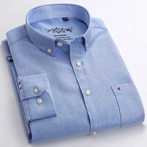 Camisas masculinas Camisas masculinas Longo Longo Oxford Camisa casual listrada Camisa frontal bolso do peito Camisetas de trabalho de botão de botão regular D240507